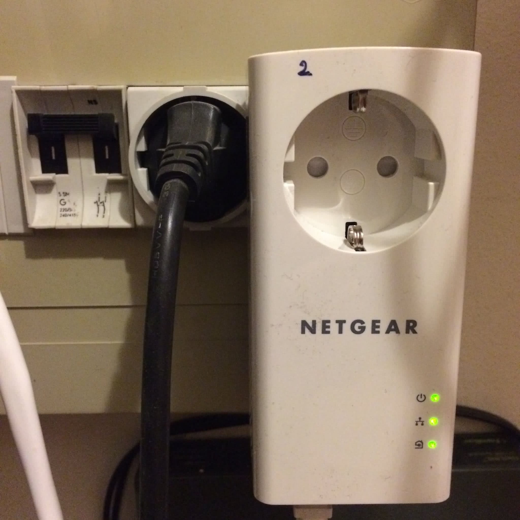 NETGEAR PLP1200 mutipresa IMG 5552 NETGEAR PLP1200 mutipresa IMG 5552